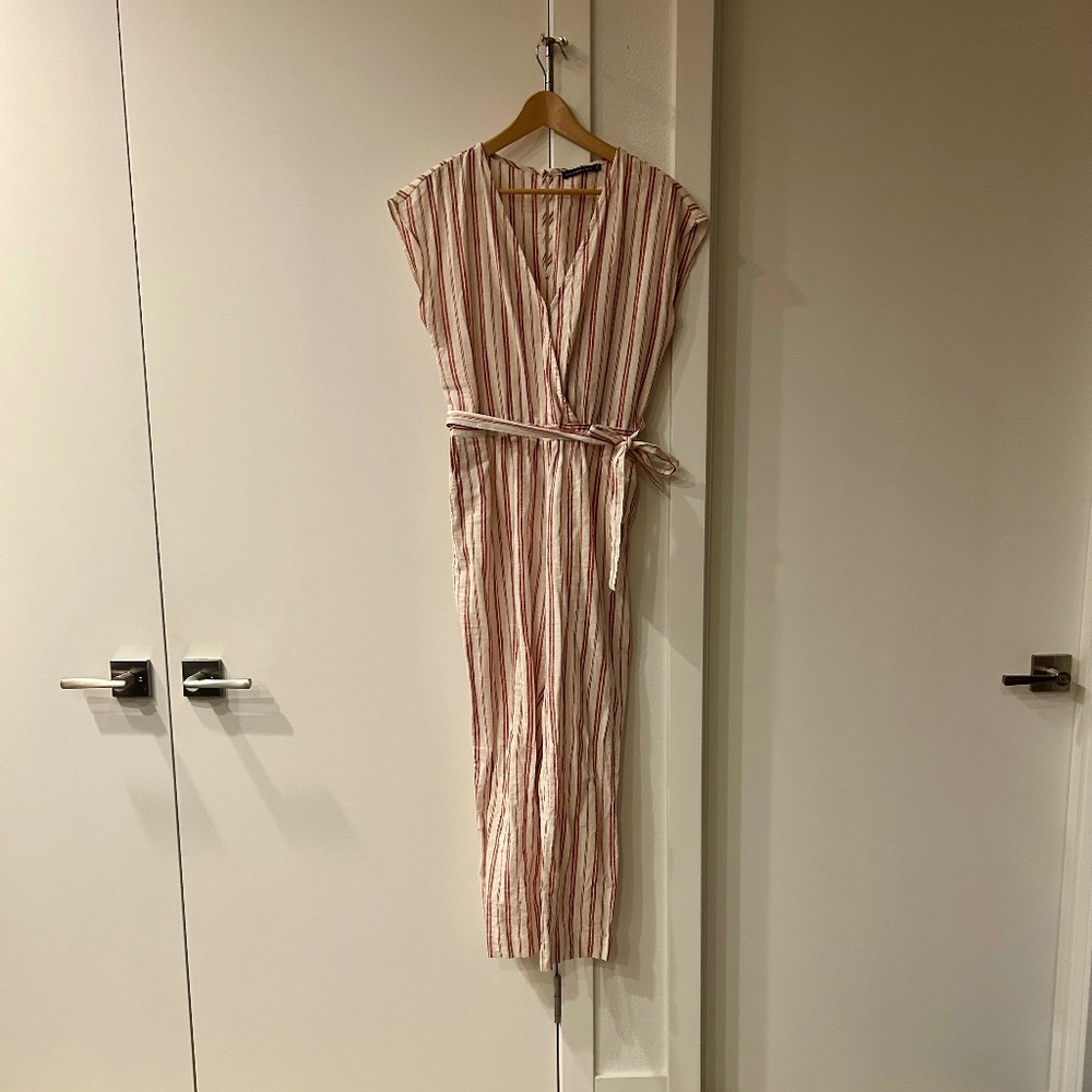 Abercrombie & Fitch striped tie‑waist jumpsuit – size M